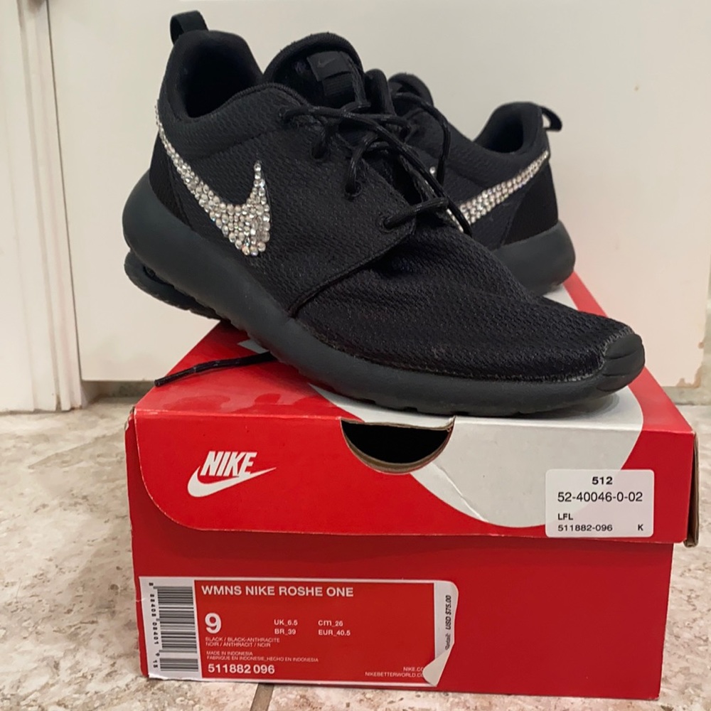 Nike Roshe Black Shoe